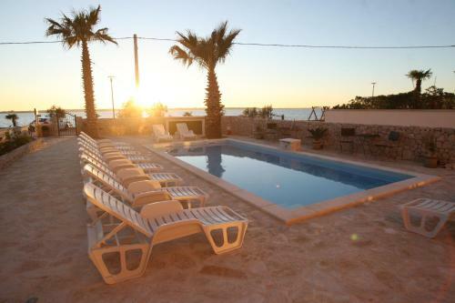 Sea View Apartments Nina