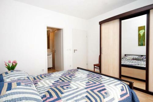 Apartment Drasnice 6051b