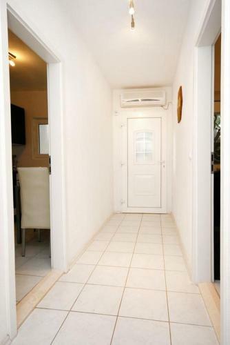 Apartment Drasnice 6051b