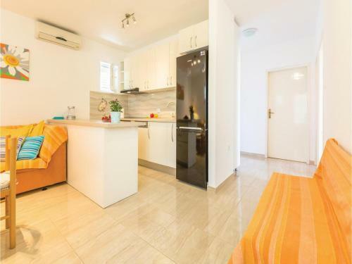 Apartment Makarska With Sea View 296