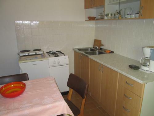 Apartments Vrkljan