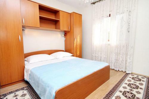 Apartment Arbanija 6062b