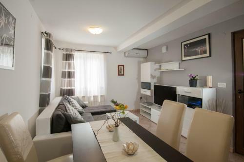 Apartments Ana