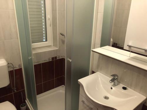 Hostal Apartments Ana&ita