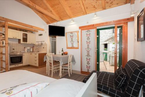 Hostal Guesthouse F