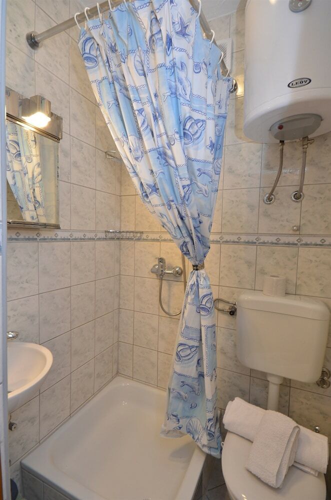 Hostal Apartments And Rooms Mladen