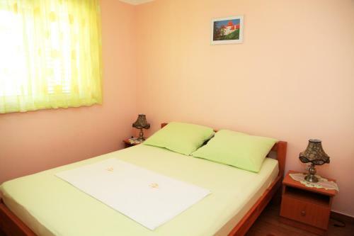 Apartments Hari Tisno