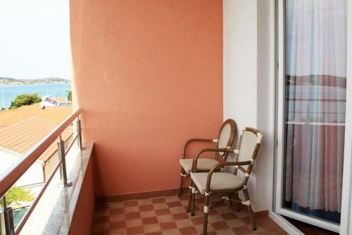 Apartments Hari Tisno