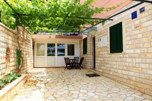Apartments Hari Tisno