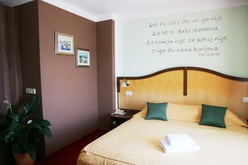 Hotel Bavaria - First Library Hotel