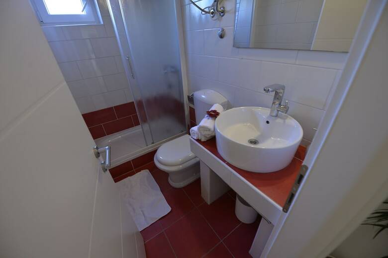 Hostal Apartments Miki