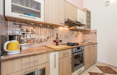Three-bedroom Apartment Barbat With Sea View 01