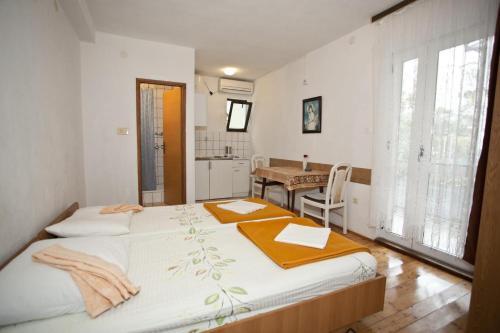 Apartments With A Parking Space Baska Voda (Makarska) - 6761