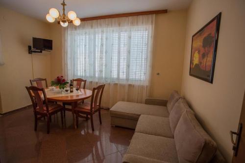Apartment Orebic 4500a