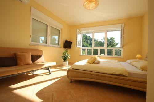 Apartments Villa Astra & Pinija