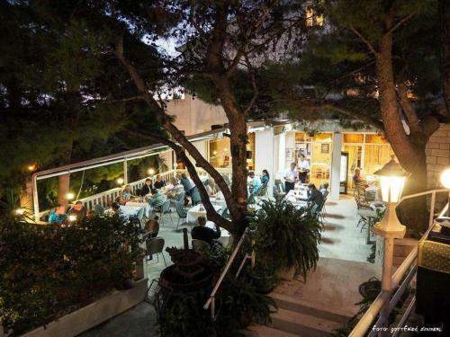 Apartments Villa Astra & Pinija