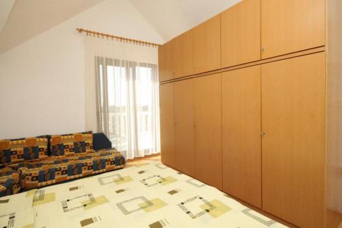 Apartments With A Parking Space Novigrad - 7037