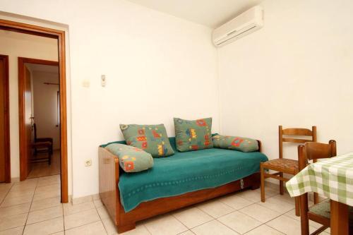 Apartments By The Sea Vis - 2463