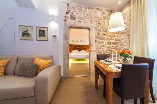 Apartamentos Golden Palace