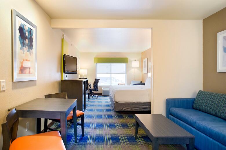 Holiday Inn Express Hotel & Suites Brookings