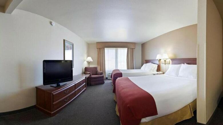 Holiday Inn Express Hotel & Suites Brookings