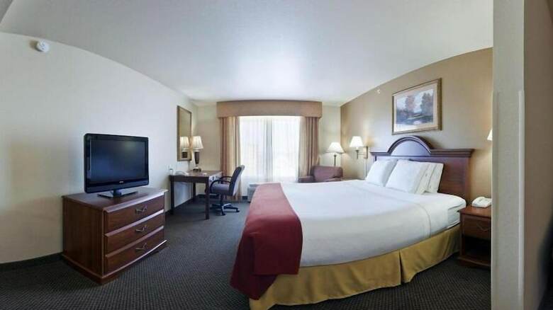 Holiday Inn Express Hotel & Suites Brookings