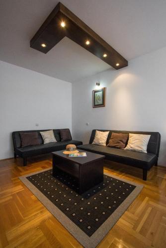 Studio Apartment Tomi 1