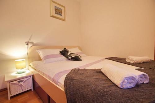 Apartments With A Parking Space Jelsa (hvar) - 8713