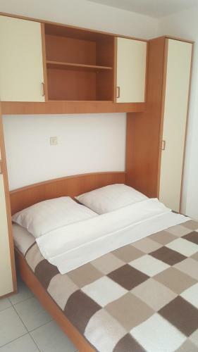 Apartment Bajuti