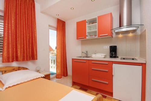 Hostal Apartments With A Parking Space Vodice - 2995