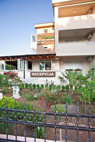 Apartments Maslina
