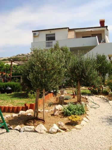 Apartments Lovre