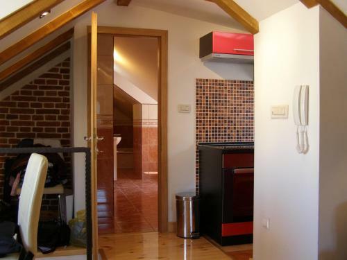 Split Artistic Apartments
