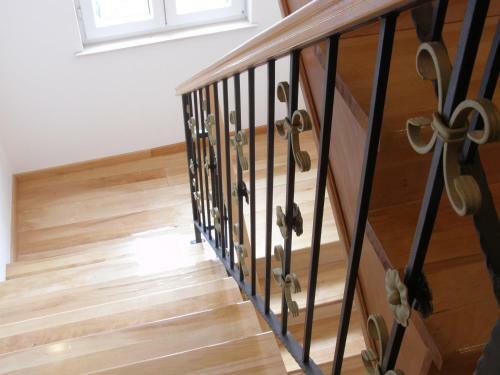 Split Artistic Apartments
