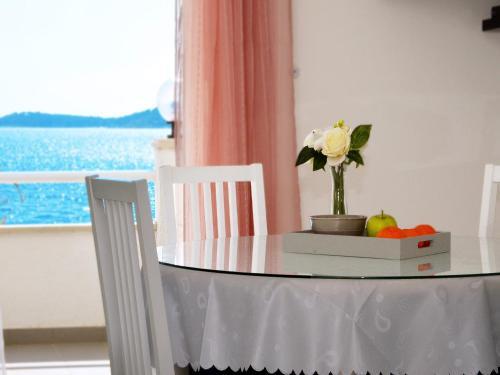 Beach Apartments Tina