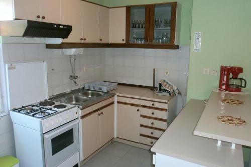Apartments With A Parking Space Kampor (rab) - 5000
