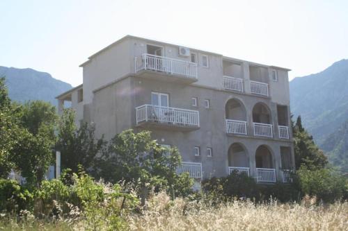 Apartment Gradac 6724c