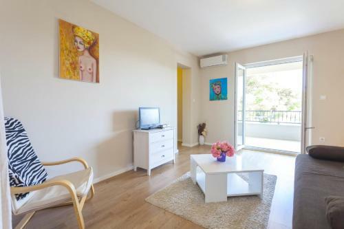 Hostal Meri Apartments - Monia Puharic