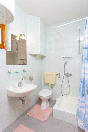 Hostal Meri Apartments - Monia Puharic