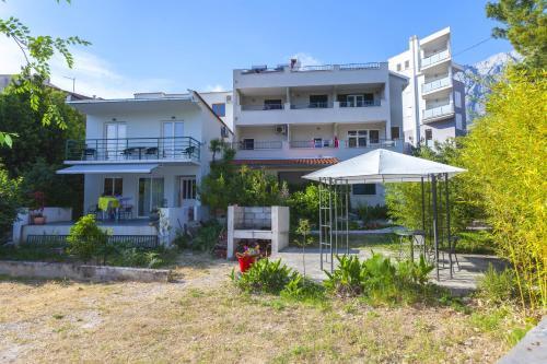 Hostal Meri Apartments - Monia Puharic