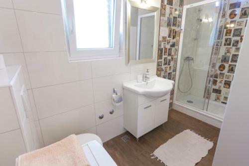 Hostal Meri Apartments - Monia Puharic