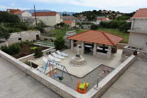 Apartment Lumbarda 4412b