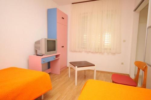 Apartments By The Sea Tucepi (Makarska) - 6806