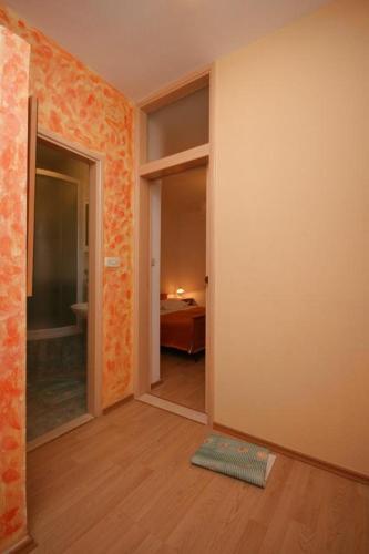Apartments By The Sea Tucepi (Makarska) - 6806