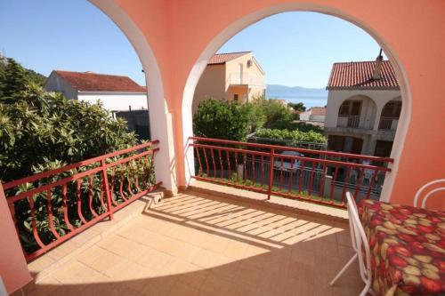 Apartment Gradac 6757b