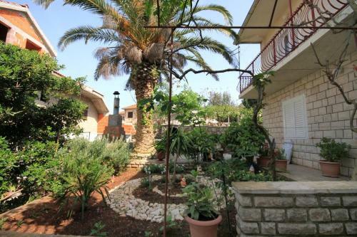 Apartment Vrboska 104a