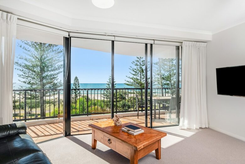 Hotel Mantra Coolangatta Beach