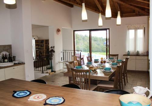 Villa Arton Heated Swimming-pool