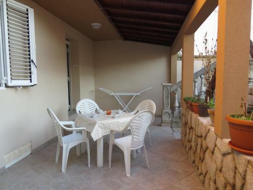 Terrace Apartment Beba - Pag