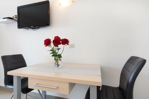 Hostal Apartments Zanic On The Beach